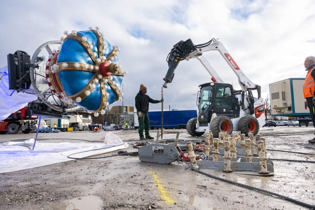 мини колесен товарач s86 цирк кроне чук работа